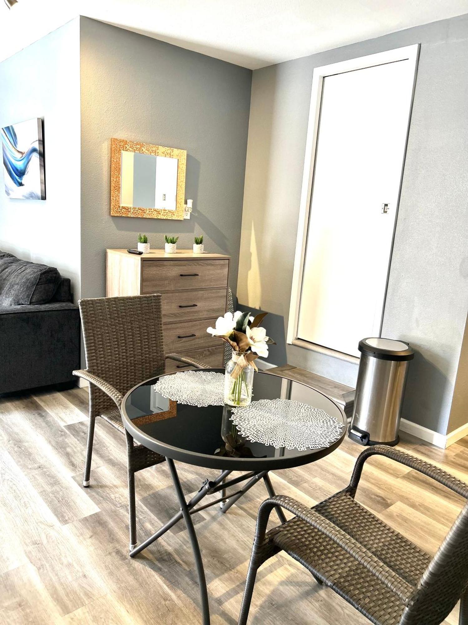 Spacious Studio With Private Entry Moreno Valley Exterior photo